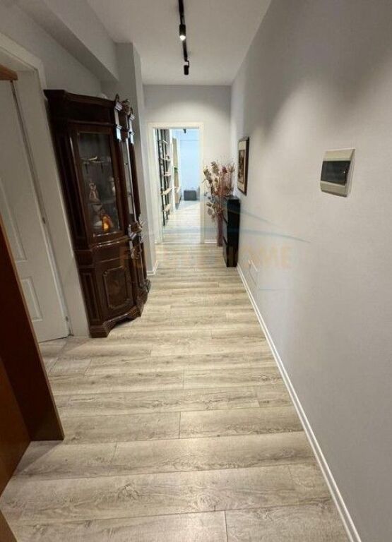 Qira, Apartament 3+1+2, Stacioni Trenit, Tiranë