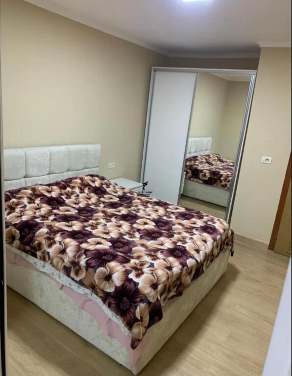 APARTAMENT ME QERA 1+1 RRUGA BARDHYL 45.000 LEKE FH-68862