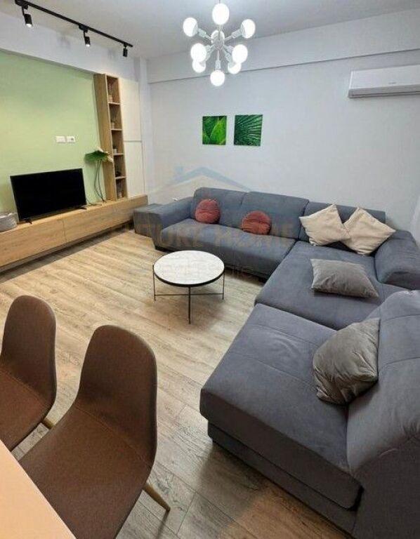 Qira, Apartament 3+1+2, Stacioni Trenit, Tiranë