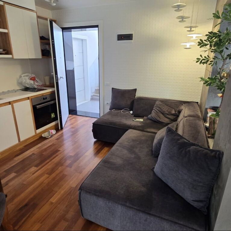 Shitet..! Rruga Myslym Shyri Garsoniere