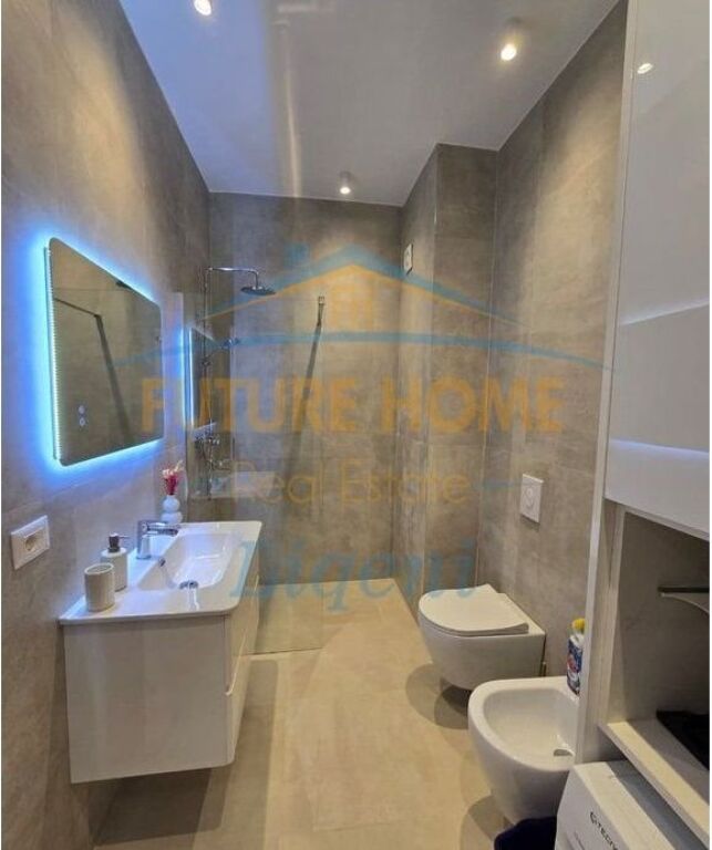 Affitto, Appartamento 2+1, Centro, Tirana.