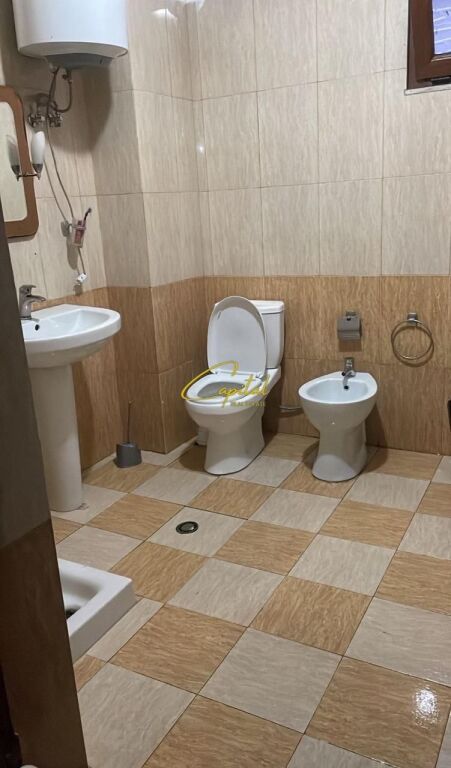 APARTAMENT ME QIRA 2+1 ALI DEMI 55.000 LEKE