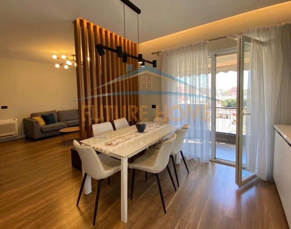 Affitto, Duplex, 5 Maji