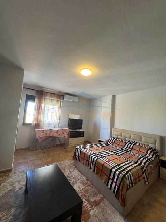 Qera, Apartament 2+1+2, Komuna e Parisit