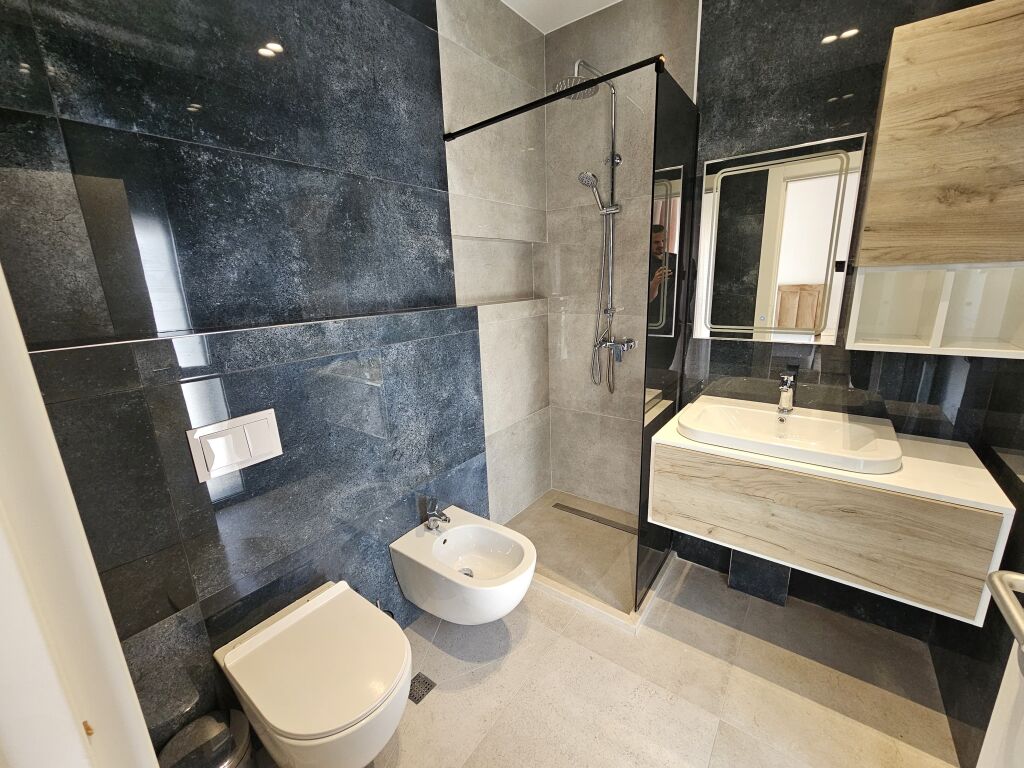 Apartament 2+1 + post parkimi , Liqeni i Thate