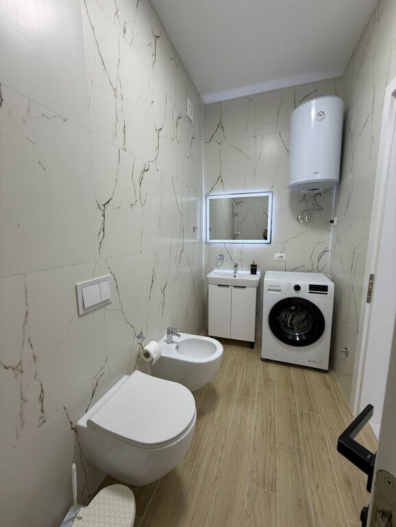 Appartamento 2+1+2 con posto auto in affitto