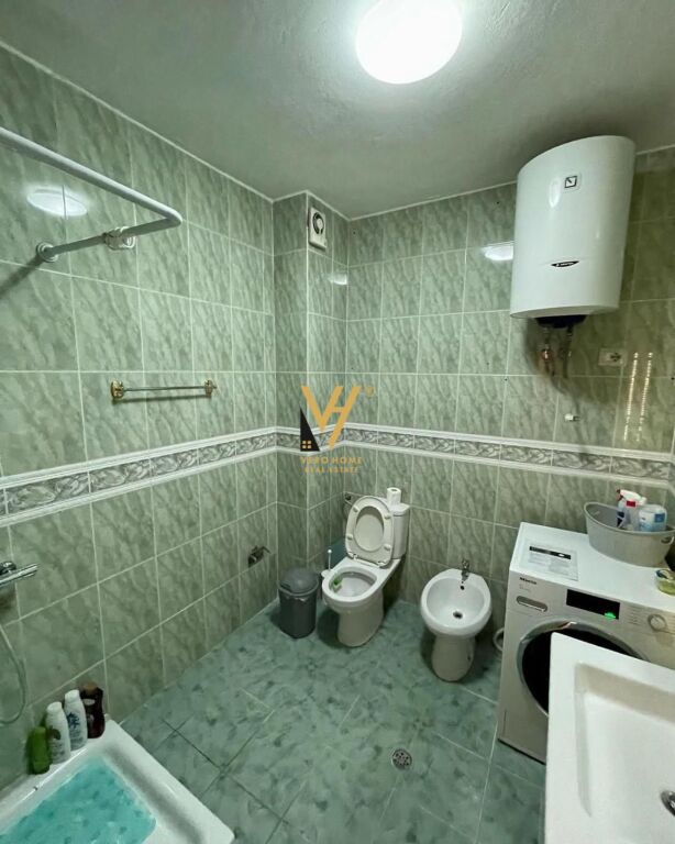 JEPET APARTAMENT 1+1+BLK ME QERA TE MYSLYM SHYRI 80.000 LEKE