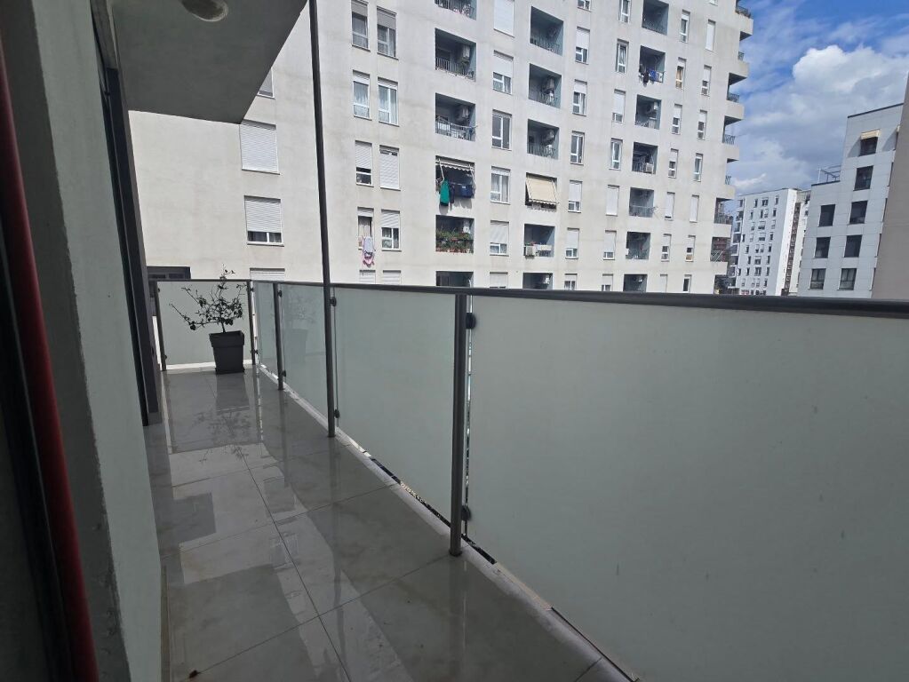 IN VENDITA: APPARTAMENTO DI LUSSO 2+1+2_ VIA FROSINA PLAKU _Vicino alla scuola Naim Frashëri