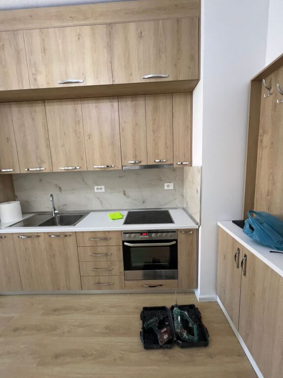 APARTAMENT 1+1 ME QERA NE ALI DEM