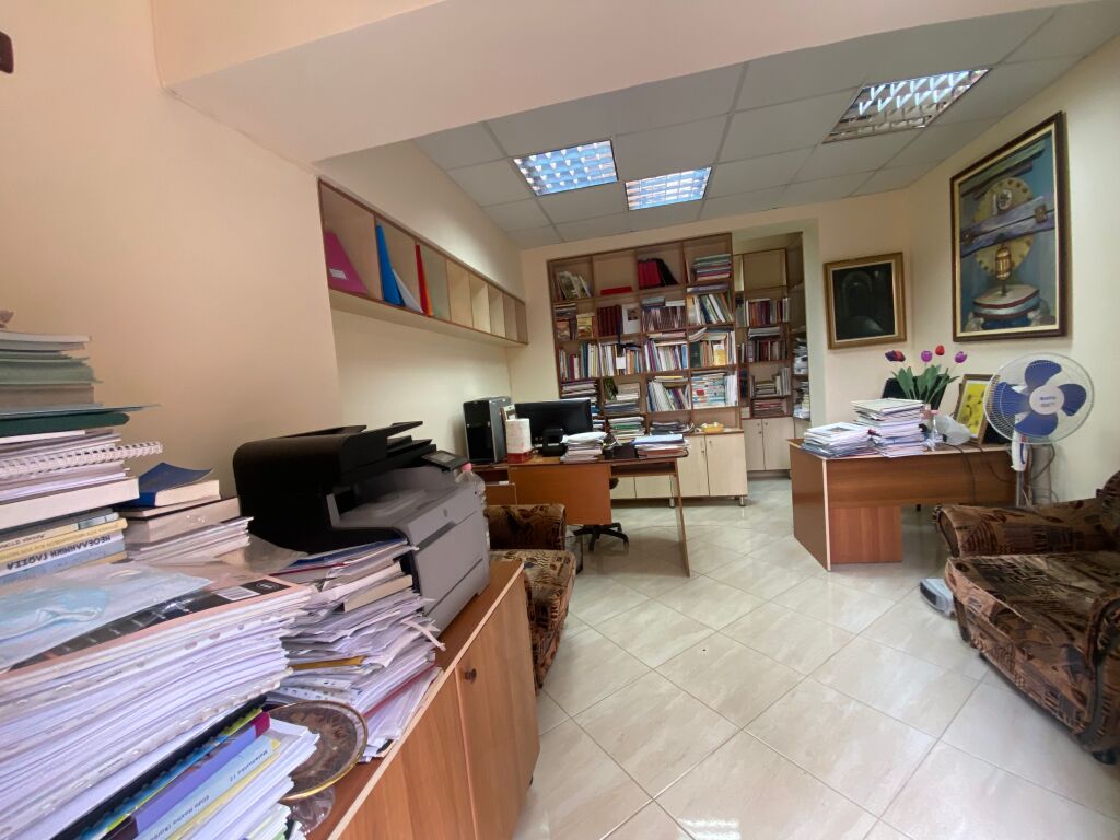 Ambjent me qera prane ministrise se Drejtesise !
