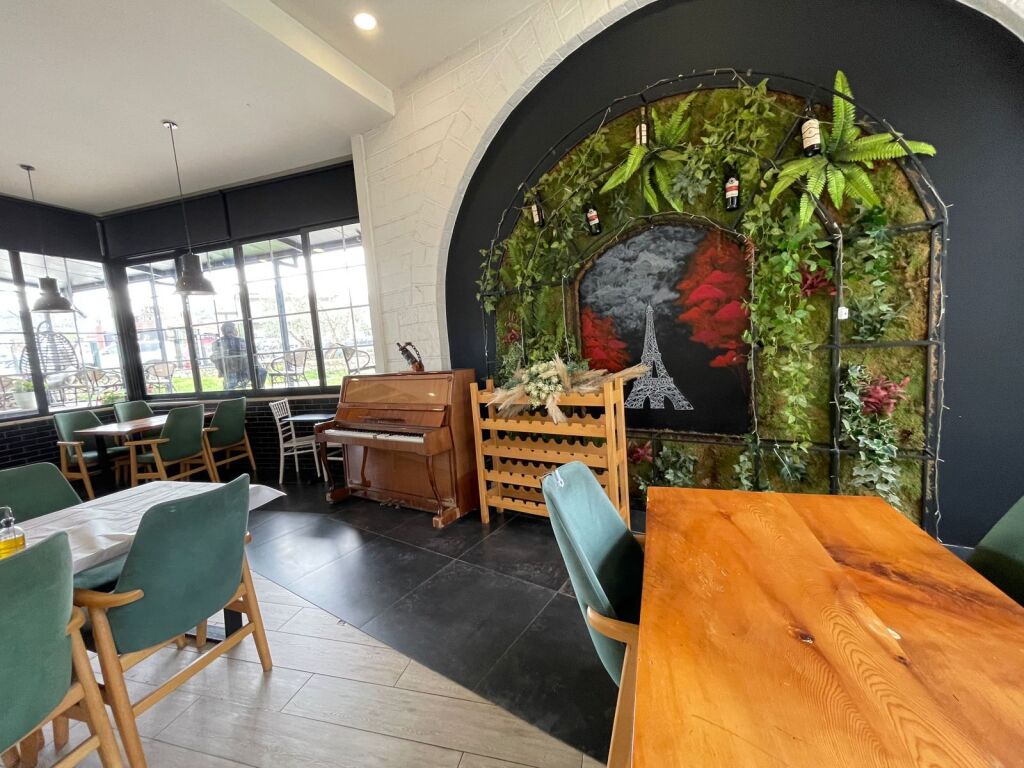 Bar – Piceri – Restorant me qira – Yrshek