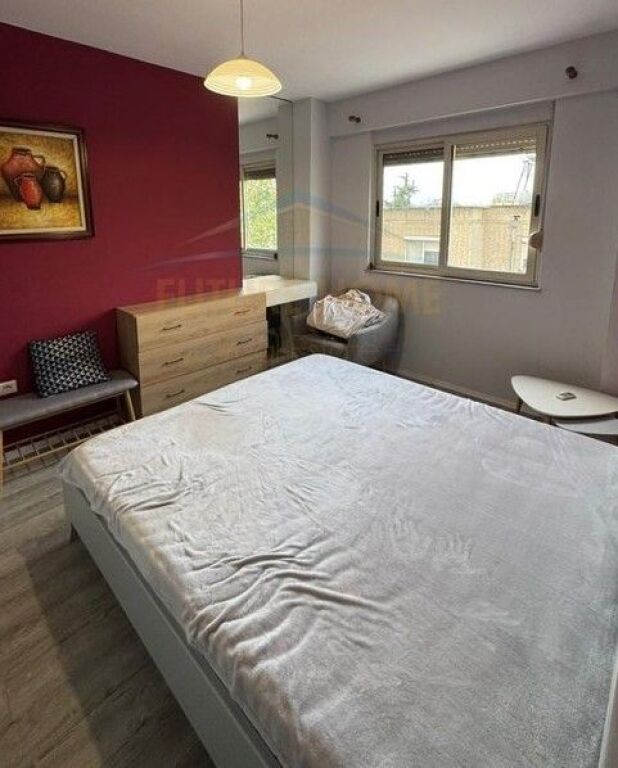Qira, Apartament 3+1+2, Stacioni Trenit, Tiranë