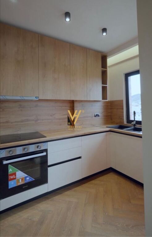 SHITET APARTAMENT 2+1+2 TE PALLATI ME SHIGJETA 25.000.000 LEKE