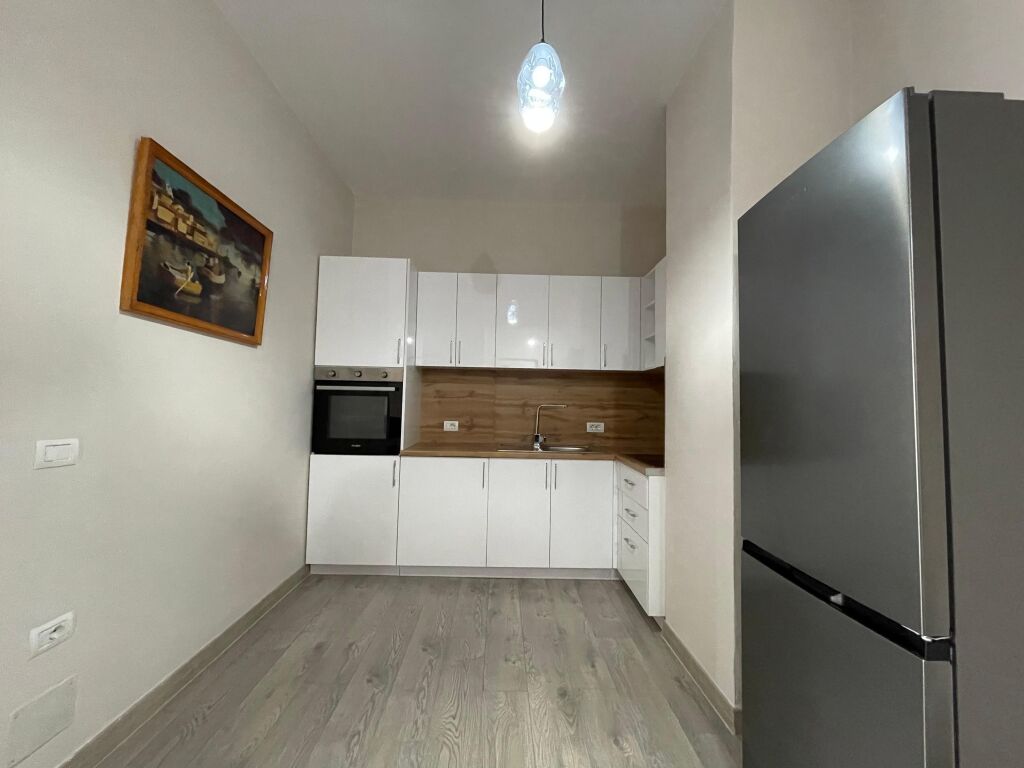 Apartment 1+1 for rent at Xhamlliku.