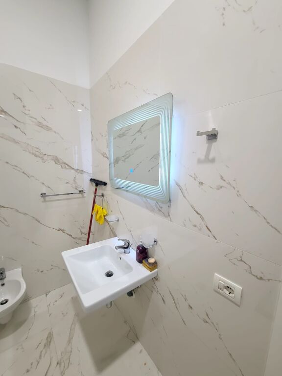 In affitto 1+1 arredato lago secco 599 eu