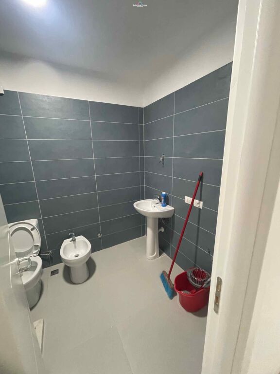 Zyre Me Qera 2+1 Tek Rruga e Dibres (ID BZ2916) Tirane