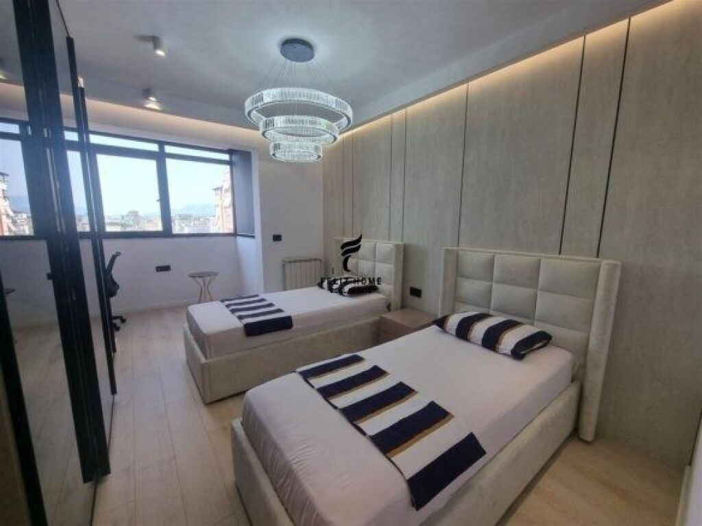 SHITET APARTAMENT 2+1+2 LIQENI ARTIFICIAL 450.000 EURO FH-68922