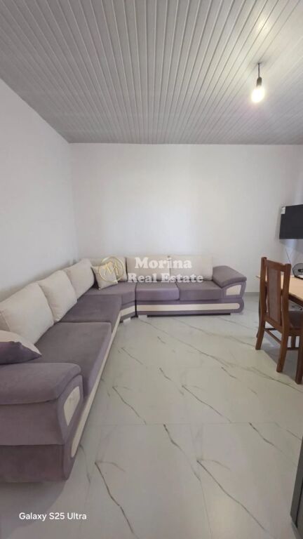 Qera | Shtëpi private 2 + 1 Laprake | Rruga Ramadan Çejku | 400 €/muaj