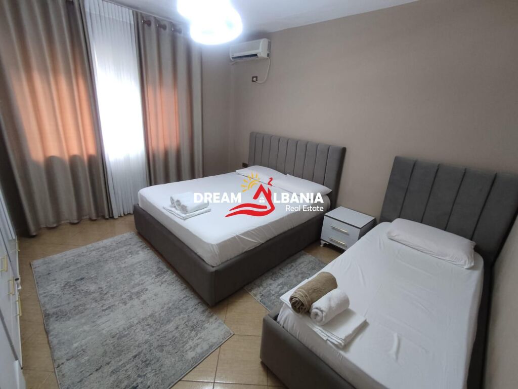 Jepet Apartament 1+1 me Qera ne zonen e Pazarit te Ri ( ID 42111552 )