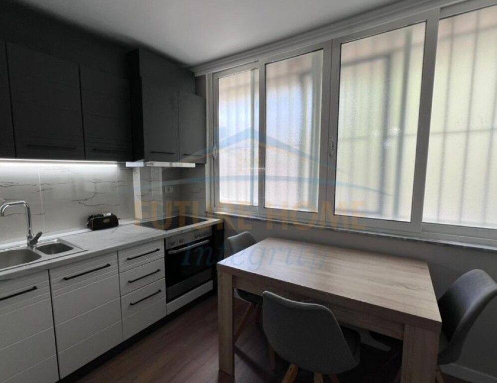 Qera, Apartament 2+1, Blloku, Tiranë.