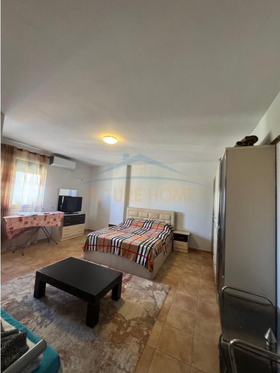 Qera, Apartament 2+1+2, Komuna e Parisit