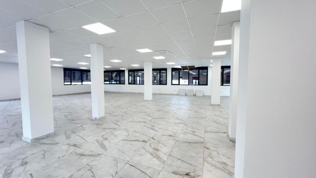 Ambjent zyrash me qira prane Teg