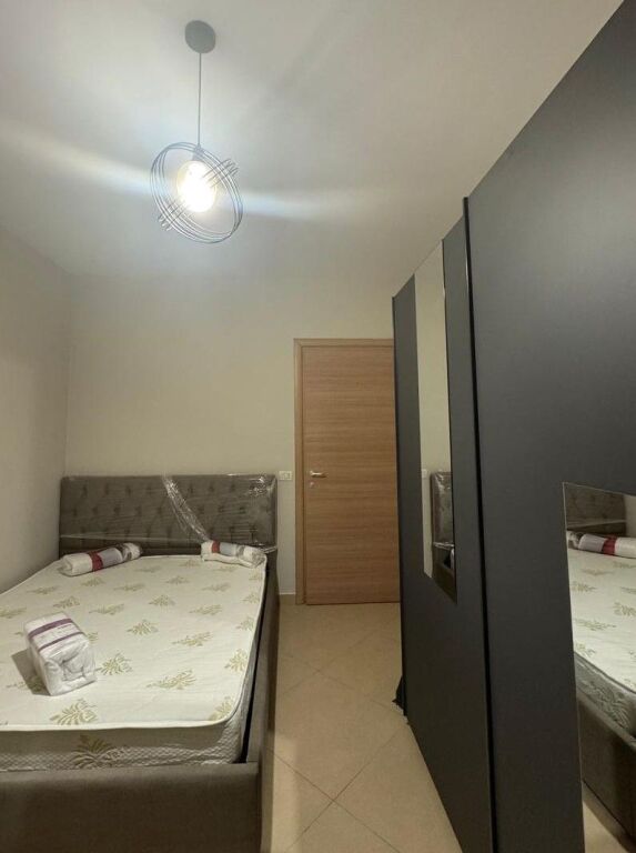 🏡 APARTAMENT 2+1 me verandë për Qira