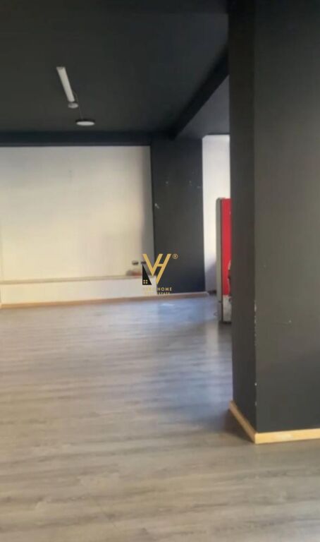 LOCALE COMMERCIALE 115 M2 IN AFFITTO A LSI, BLLOK 1.500 EURO