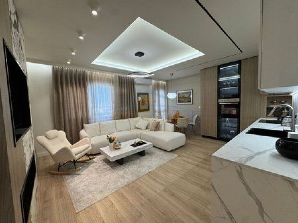 Shitet, Apartament 1+1, Rezidenca S Block Living, Zogu i Zi, Tirane.