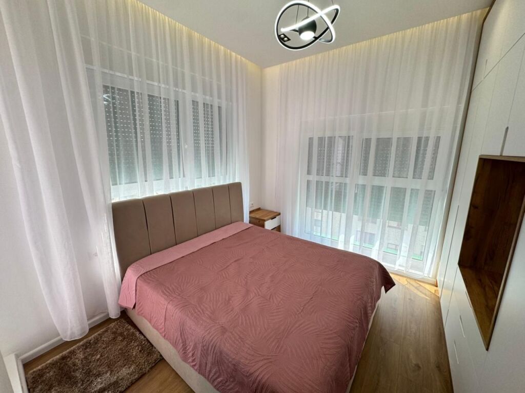 🏡 Jepet me qira 2+1 – Kompleksi Kadiu, Ali Demi (Tiranë) 💰 50,000 lek/muaj 📍 Zonë e qetë, super vendndodhje