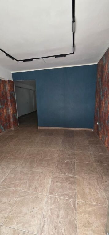 🏢 Qera – Zyrë në Ish-Bllok, Tiranë