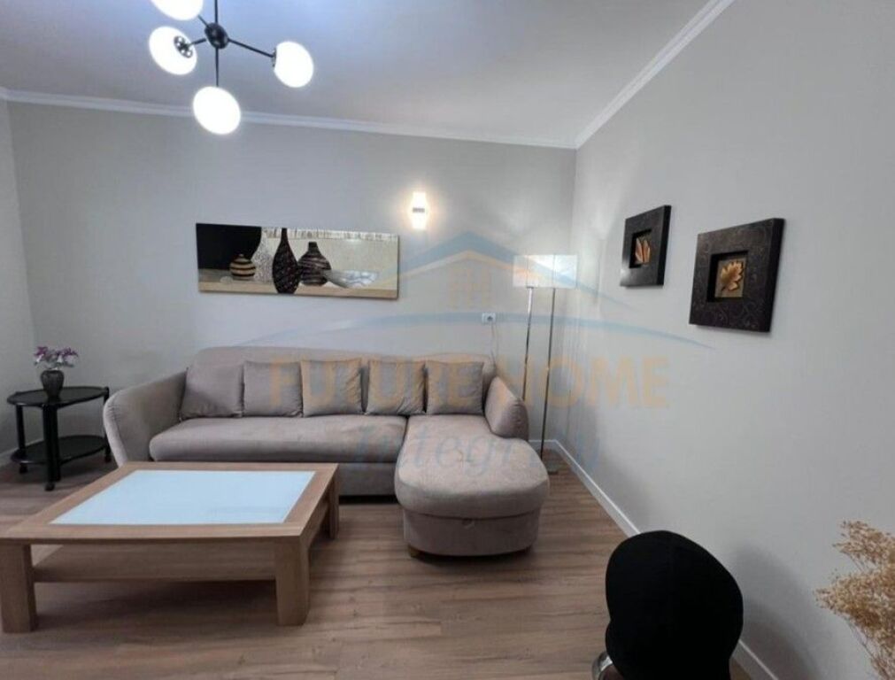 Qera, Apartament 2+1, Blloku, Tiranë.