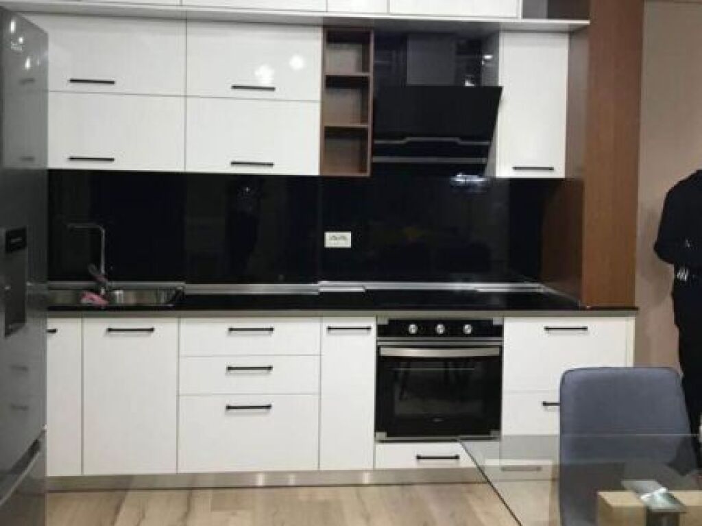 Apartament 1+1 me qira 2 minuta nga Komuna e Parisit
