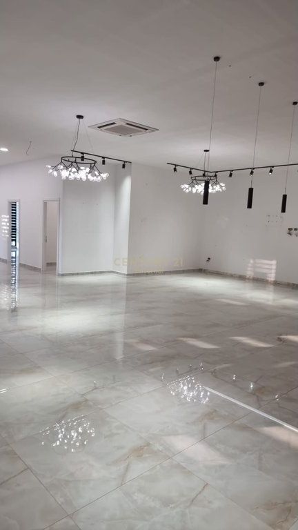 Njësi Komrcialeme Qira tek Farmacia 10    3500