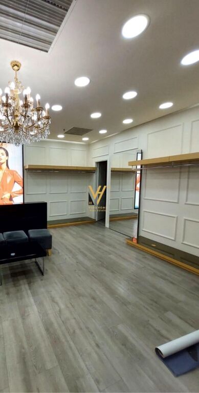 JEPET AMBIENT 64 M2 ME QERA TE GALERIA ETC 1.200 EURO