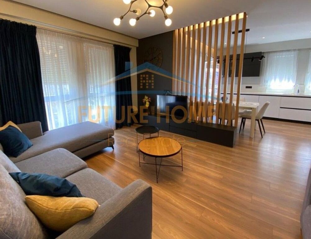 Affitto, Duplex, 5 Maji