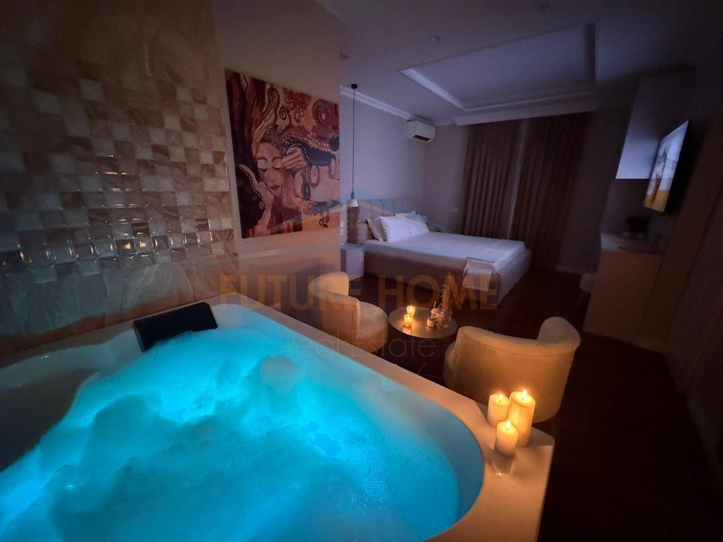 Shitet, Apartament 3+1+3, Bllok, Tiranë