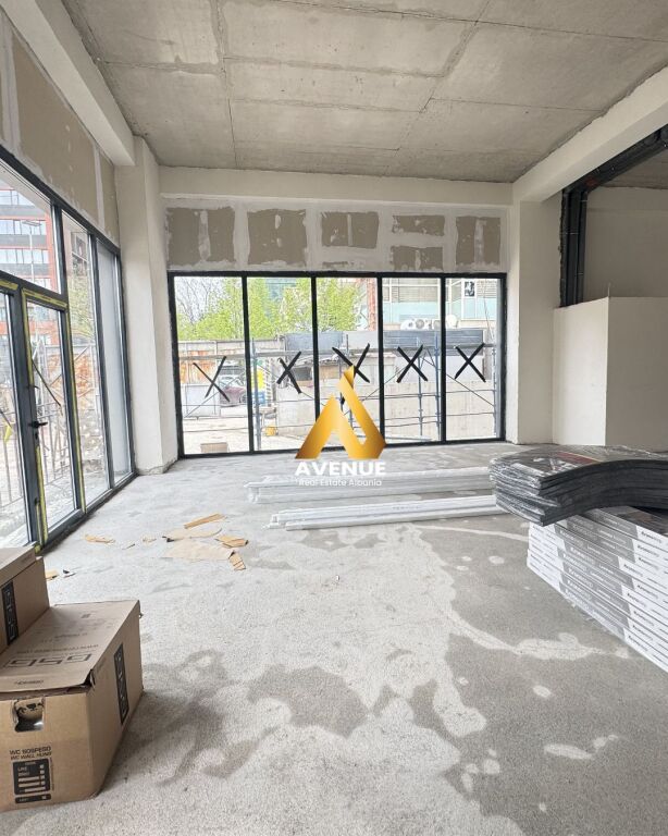 Locale Commerciale Premium in Affitto – Corner Residence, vicino a Nisharaku, Tirana