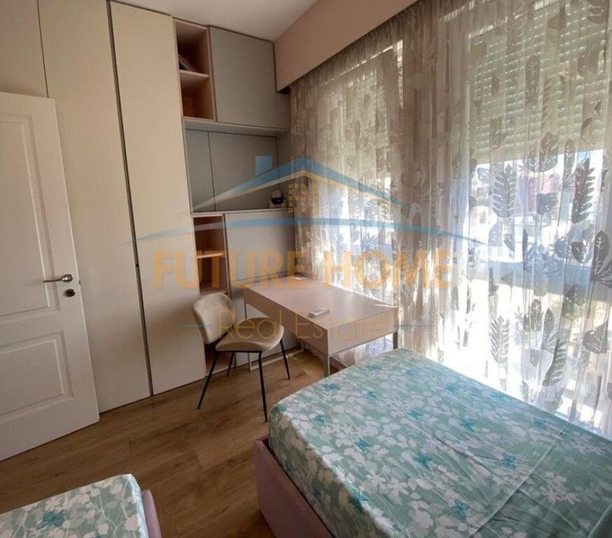 Affitto, Duplex, 5 Maji