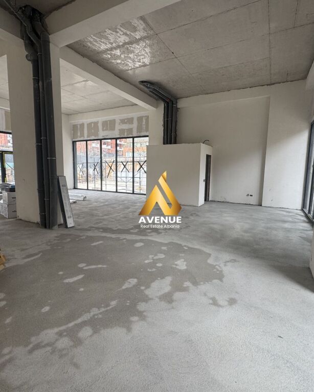 Locale Commerciale Premium in Affitto – Corner Residence, vicino a Nisharaku, Tirana
