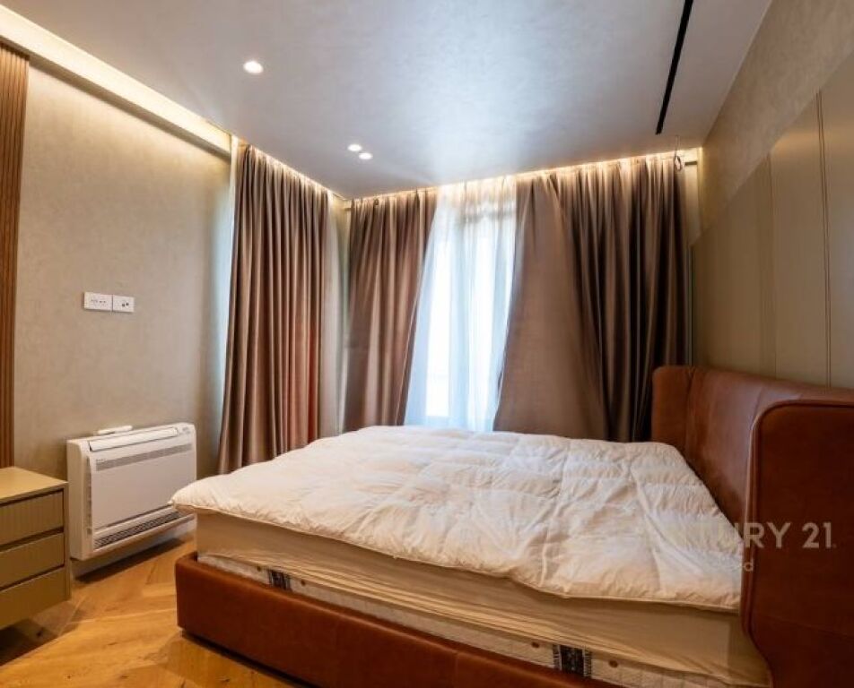 Vendiamo Villa Individuale con Piscina