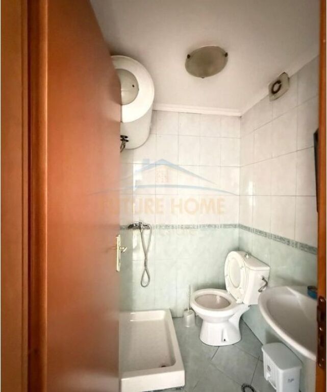 Qera, Ambient per zyra, Rruga e Kosovareve, Tirane