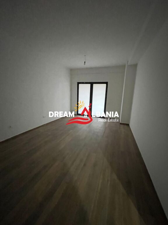 Locale in affitto in Via Dibra vicino al Complesso Arlis ( ID 42611425 )