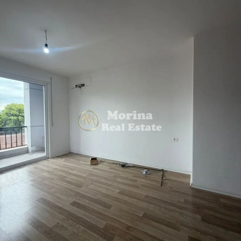 Affitto | Locale Commerciale | Via di Dibrë | 500 €/mese