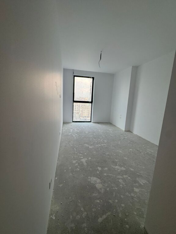 SHITET APARTAMENT 3+1 PRANE STADIUMIT AIR ALBANIA