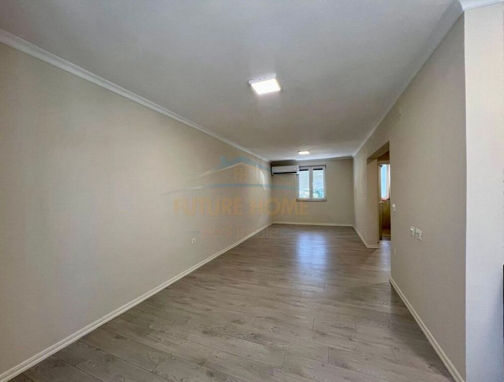 Qera, Ambient Zyre, 21 Dhjetori