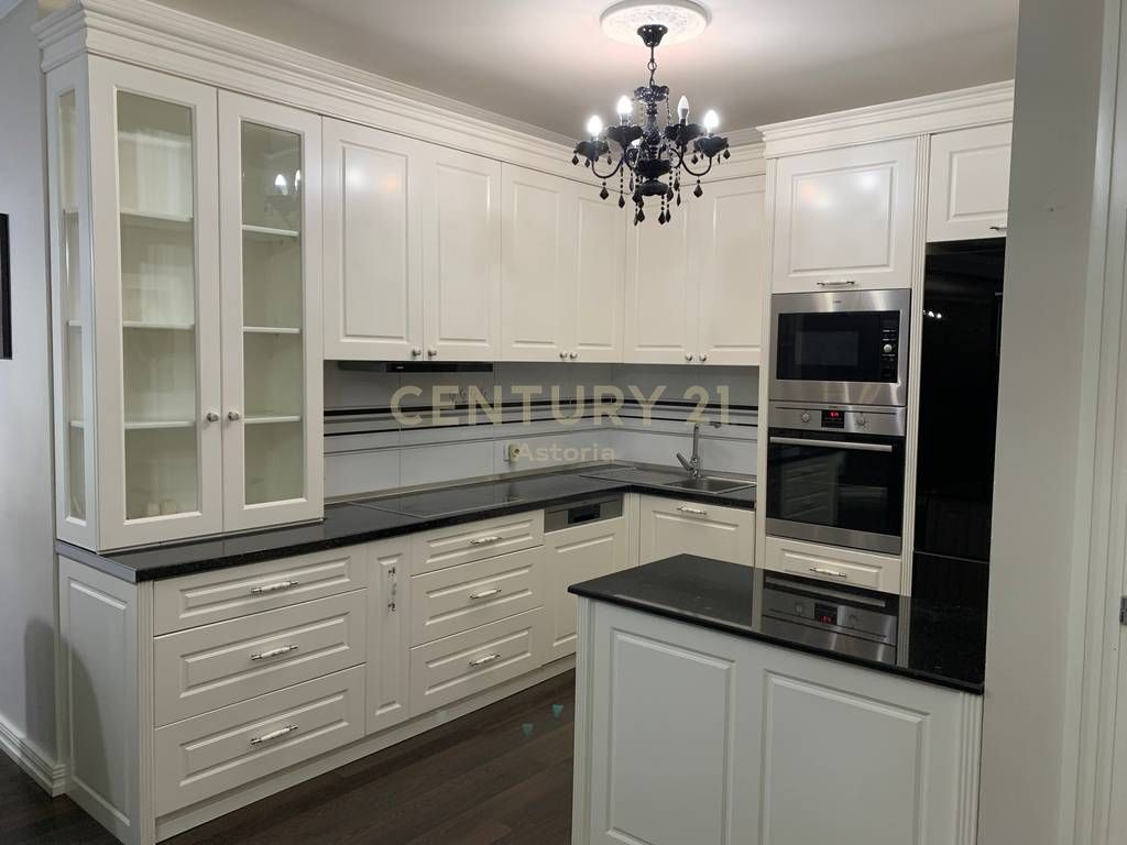 Spacious 2+1+2 apartment for rent in a quiet and family-friendly area.