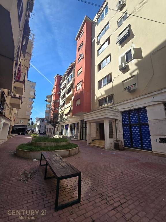 Apartament 2+1+2 per shitje tek Eleonora