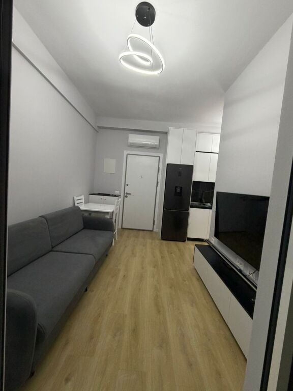 In affitto 1+1  Ali demi Complesso Kadiu  5° piano  Arredato  Prezzo 400 mila lek