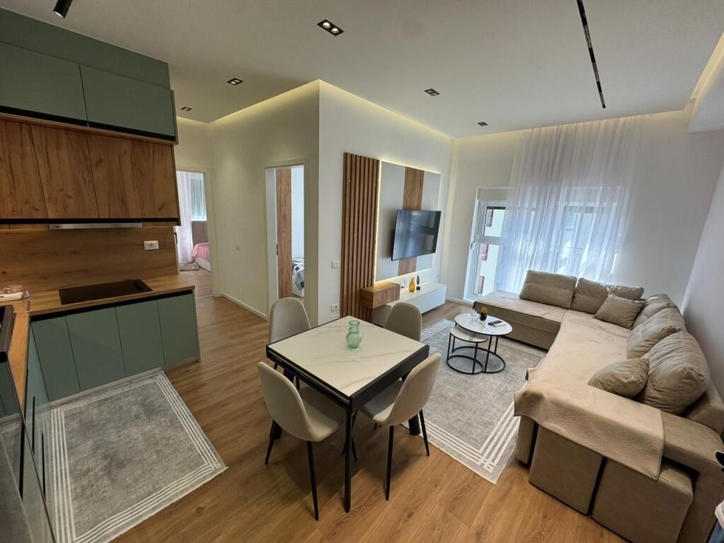 🏡 Jepet me qira 2+1 – Kompleksi Kadiu, Ali Demi (Tiranë) 💰 50,000 lek/muaj 📍 Zonë e qetë, super vendndodhje